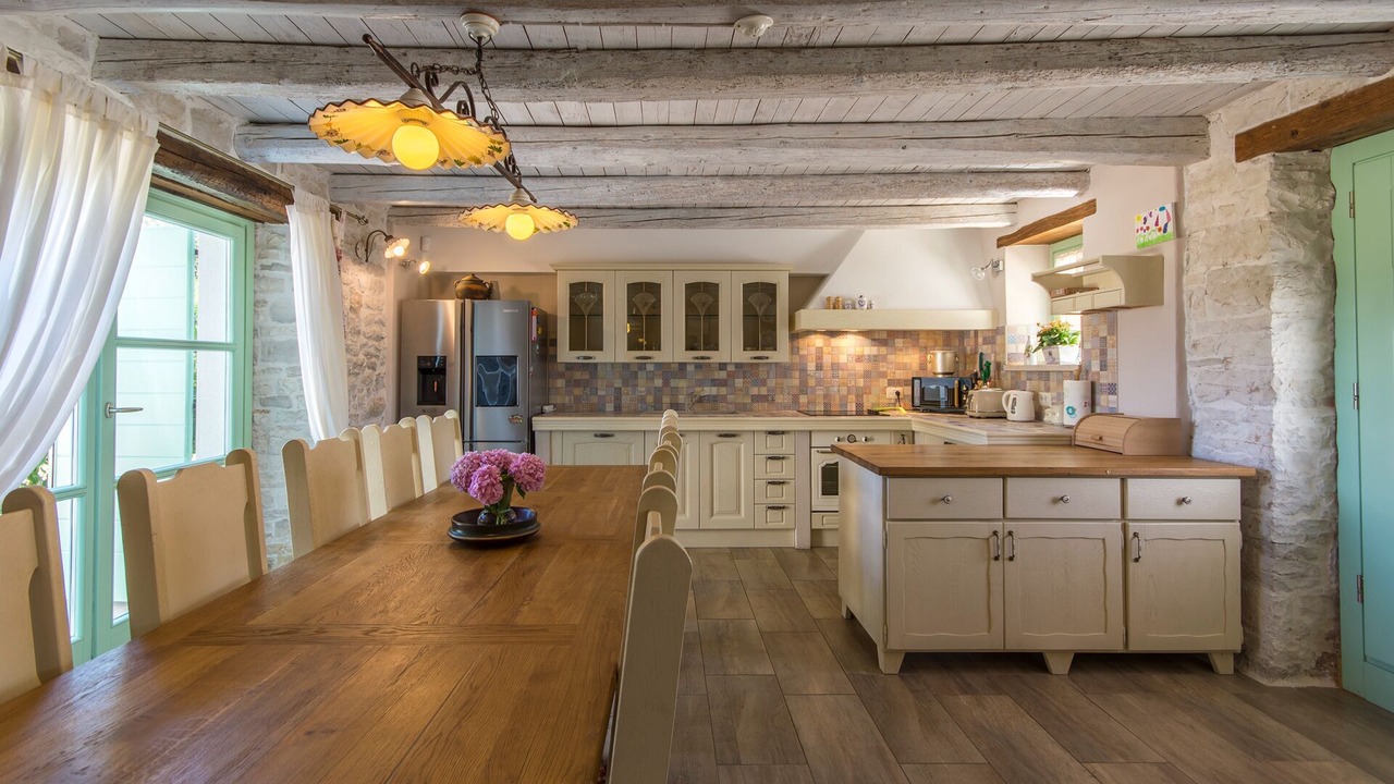 Photo of Kitchen in Tar