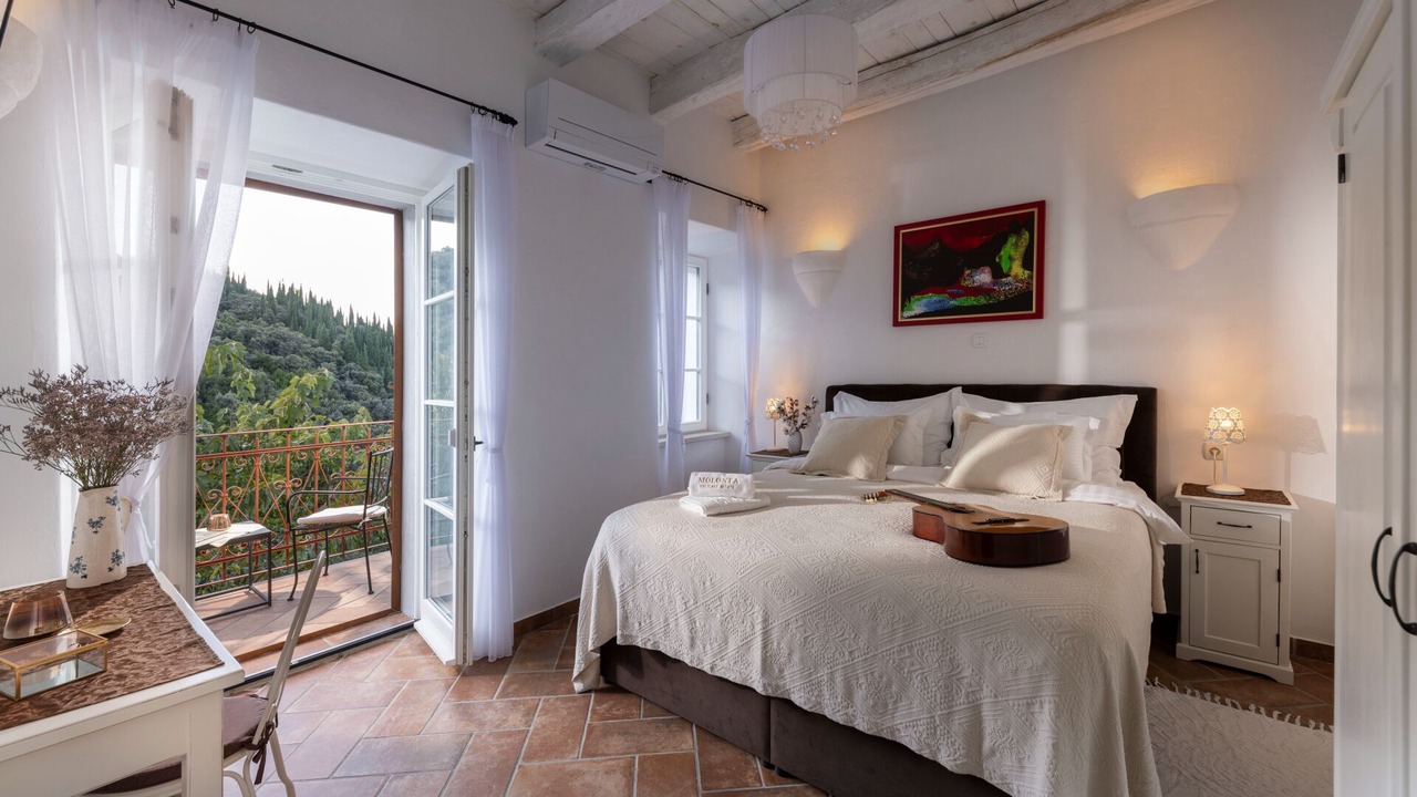Photo of Bedroom in Molunat