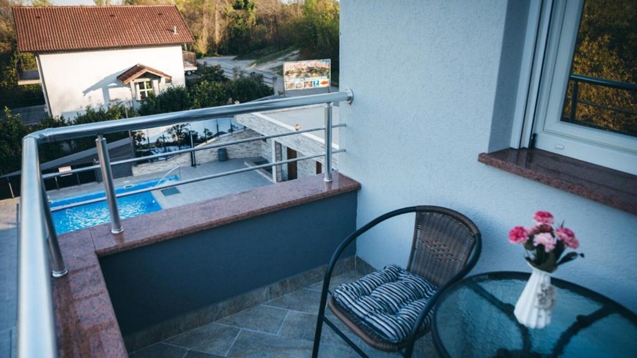 Photo of Outdoor in Trn
