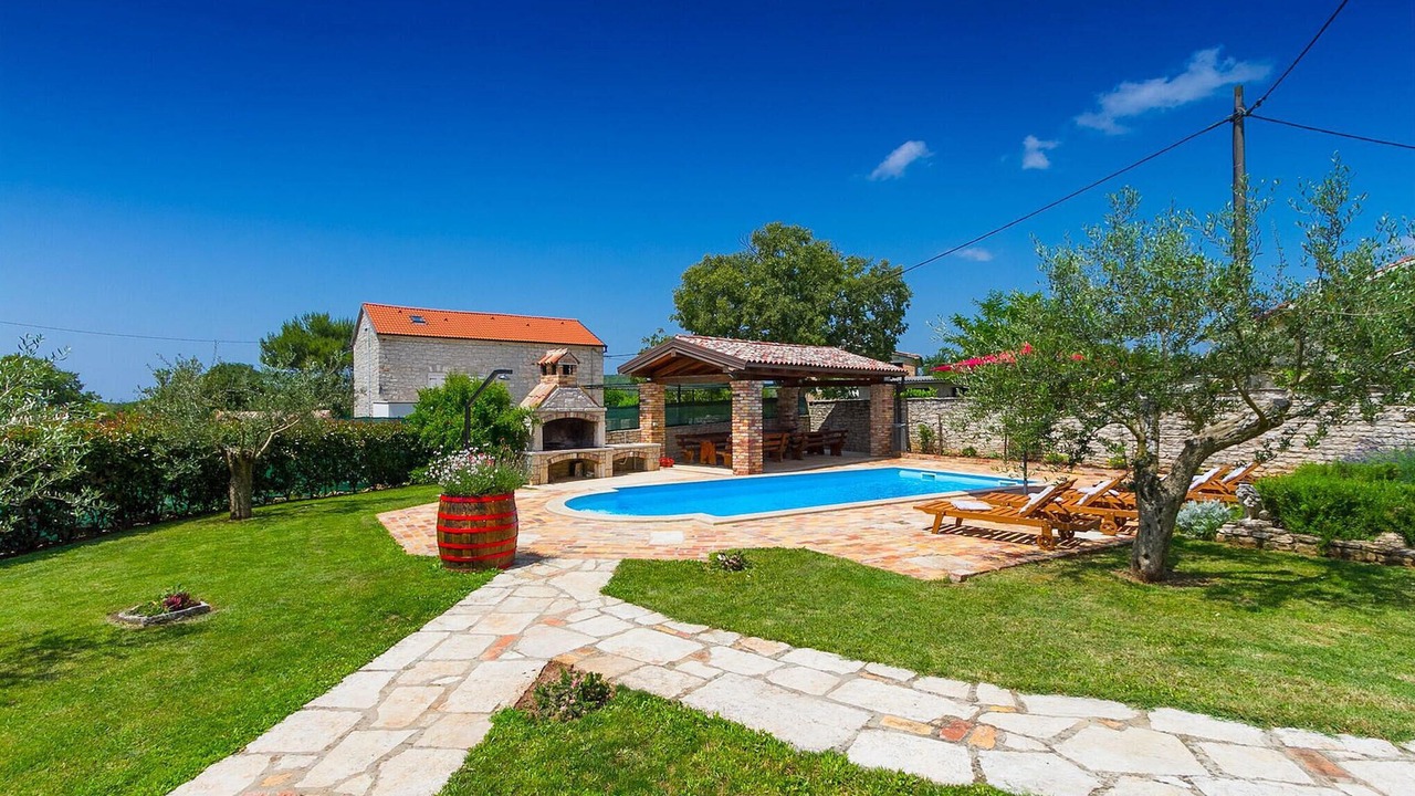 Photo of Outdoor in Krmed