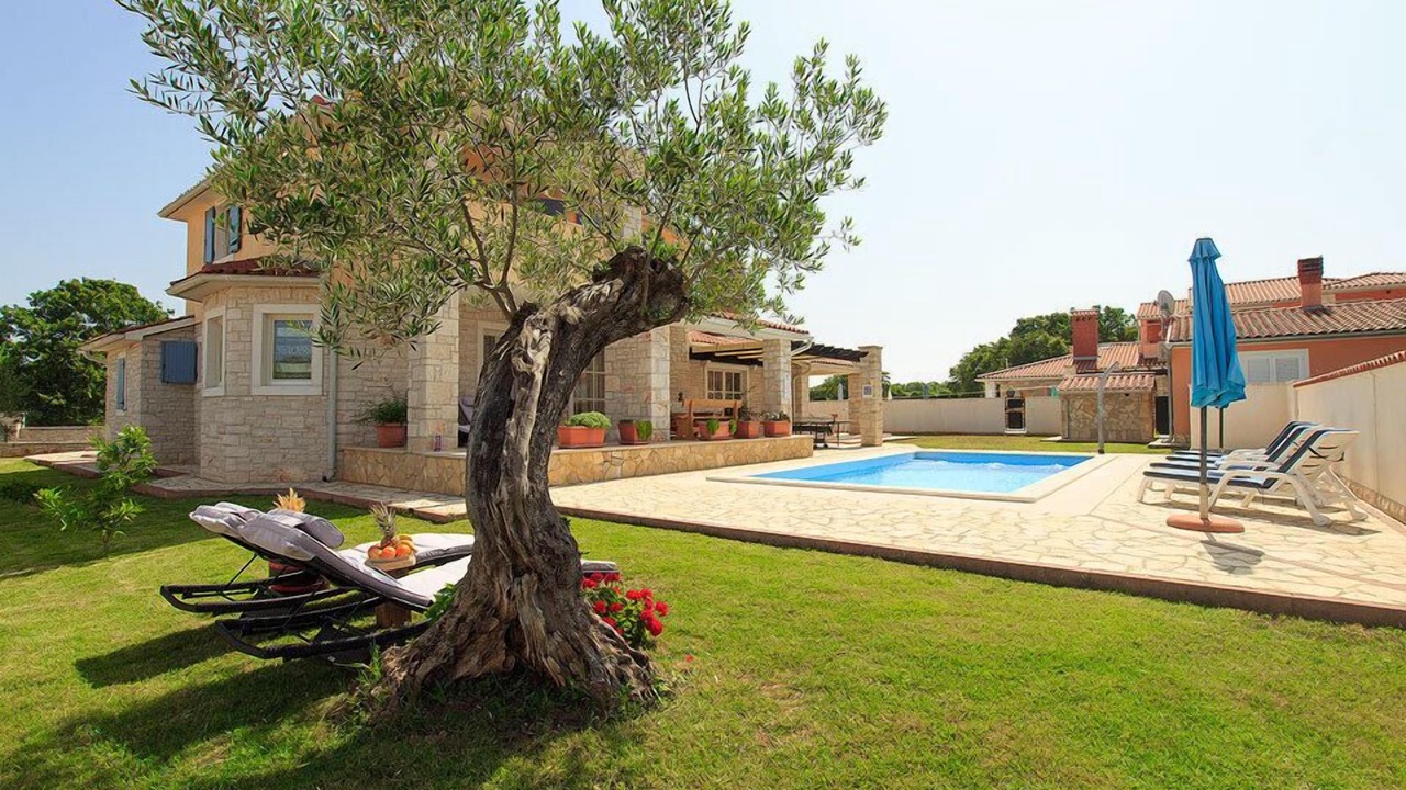 Photo of Outdoor in Gajana