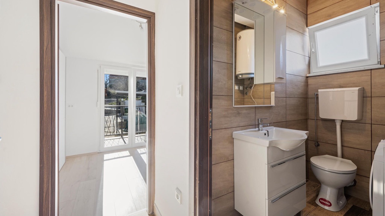 Photo of Bathroom in Skradin