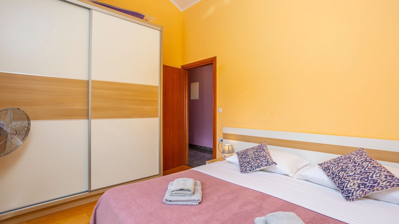 Photo of Bedroom in Sarsoni