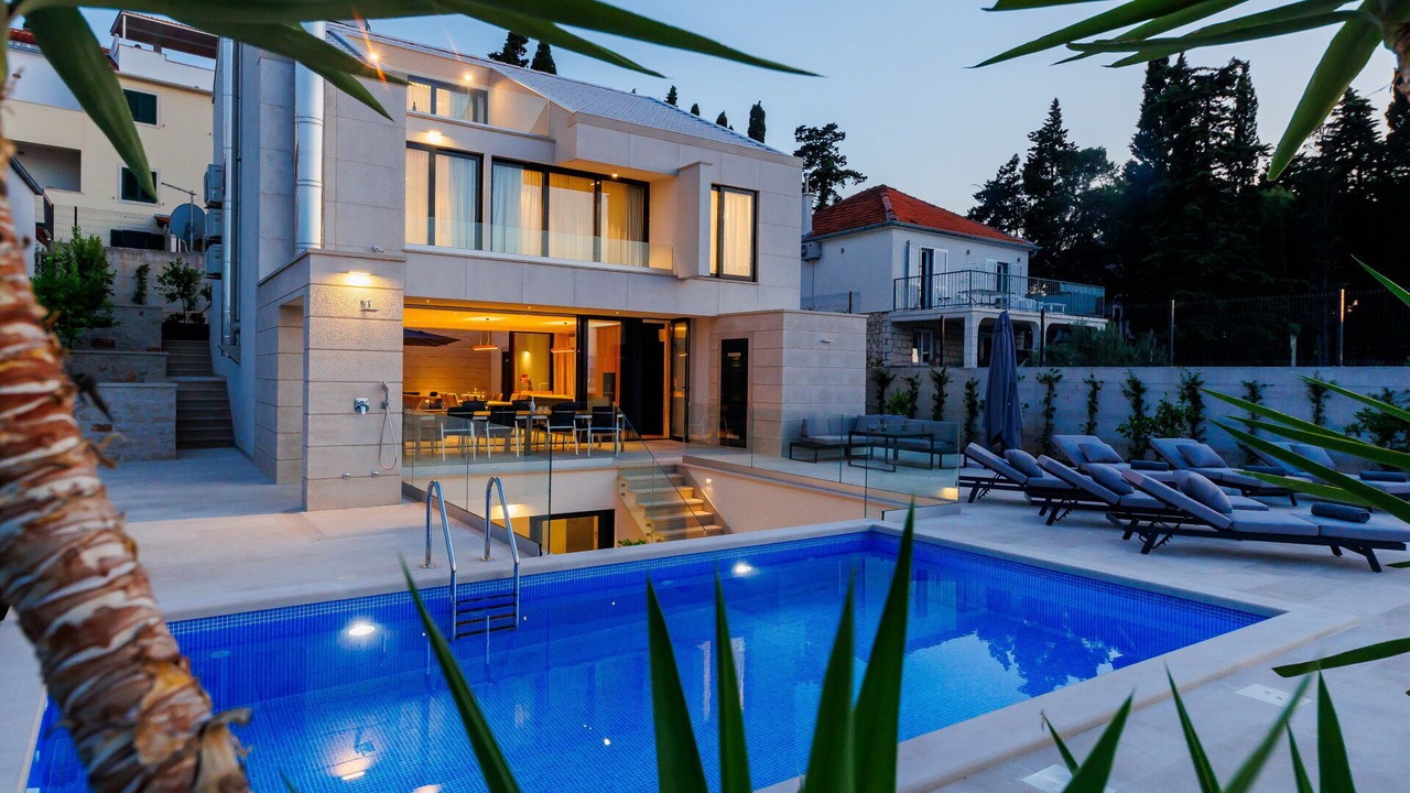 Photo of Outdoor in Sutivan