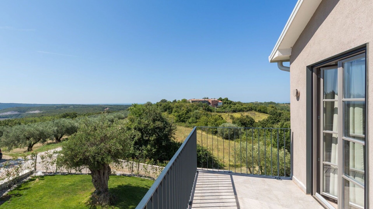 Photo of Patio Balcony in Baredine