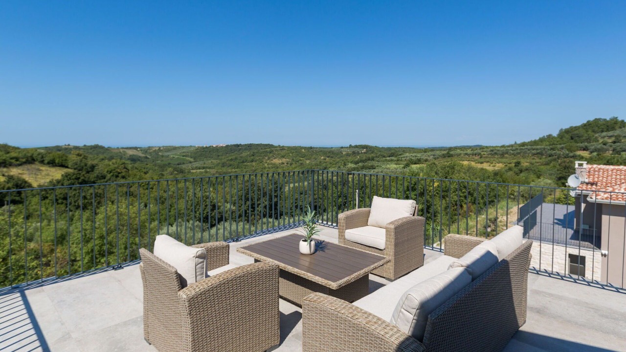 Photo of Patio Balcony in Baredine