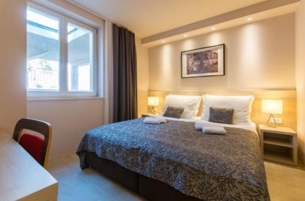 Photo of Bedroom in Molunat