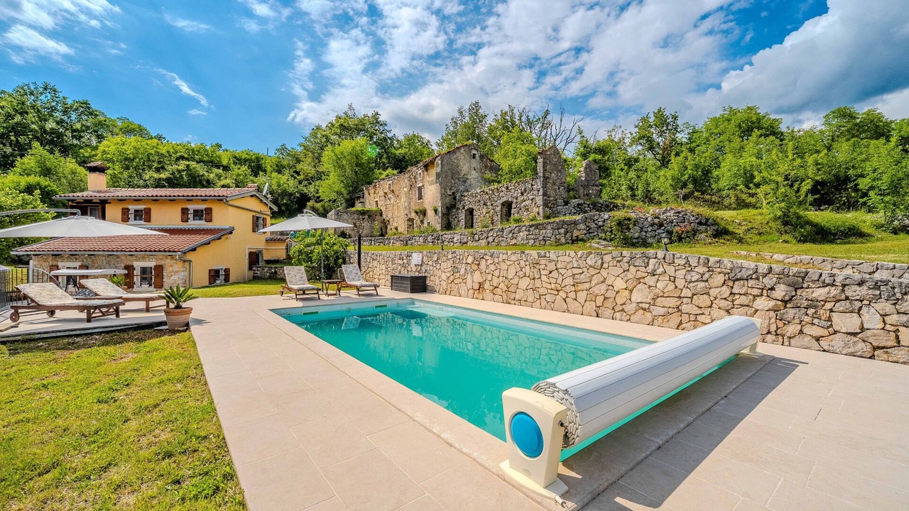 Photo of Outdoor in Sucici