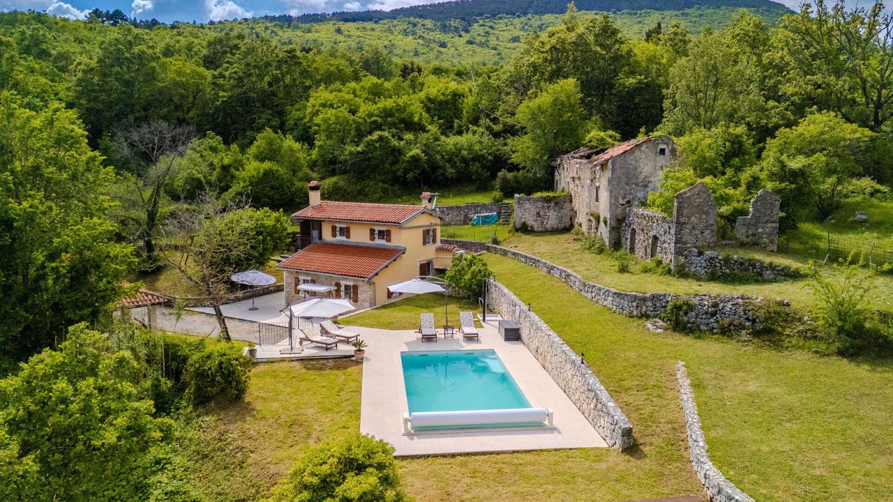 Photo of Outdoor in Sucici