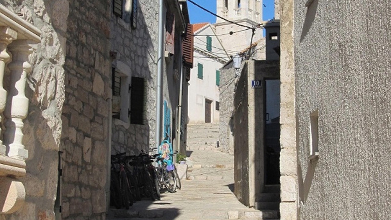 Photo of Others in Betina