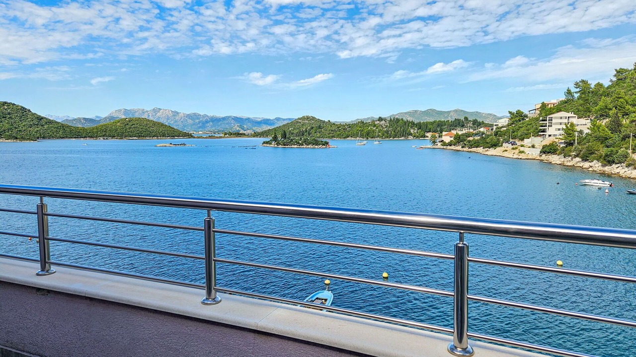 Photo of Outdoor in Blace