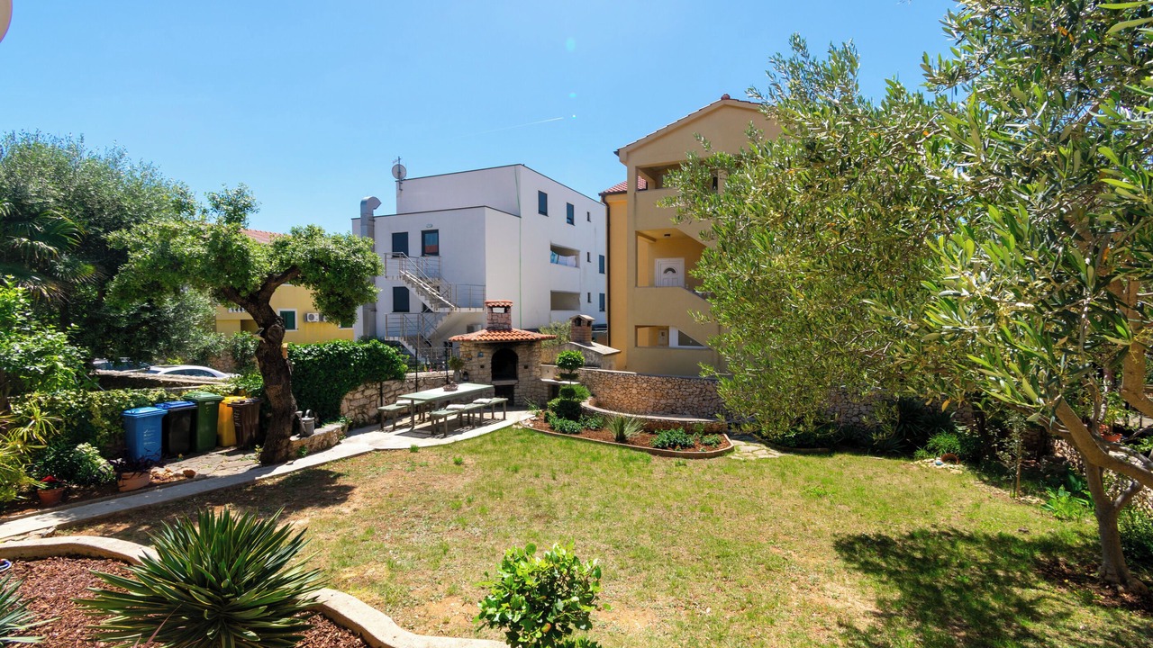 Photo of Outdoor in Mandre