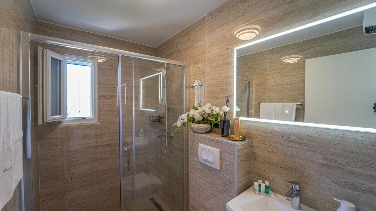 Photo of Bathroom in Potirna