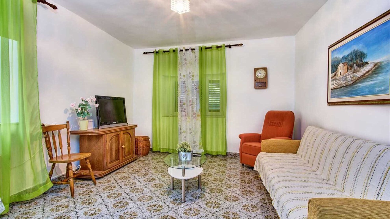 Photo of Livingroom in Cove Murtar