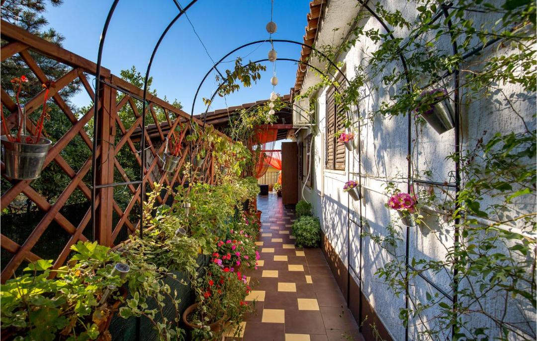 Photo of Patio Balcony in Sarsoni
