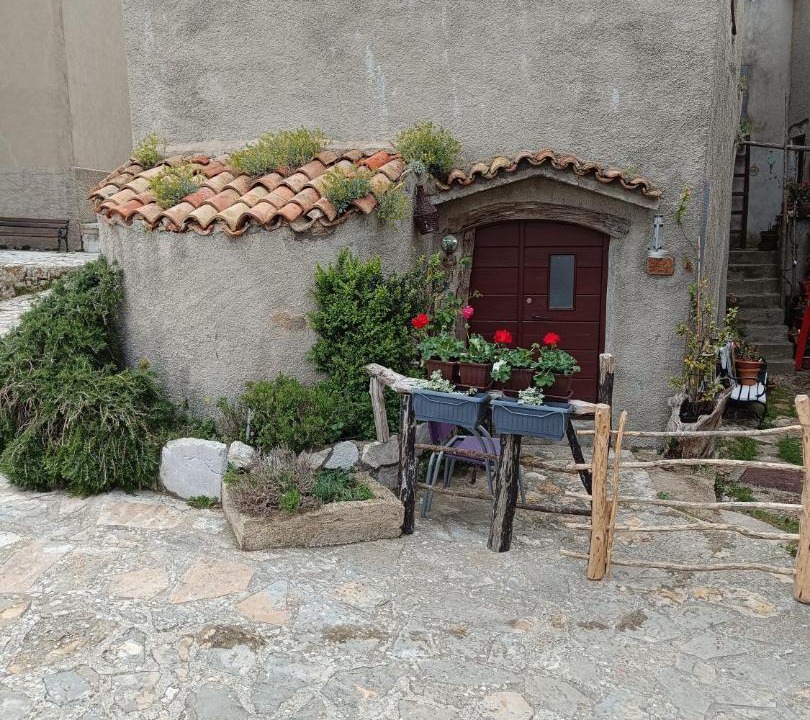 Photo of Others in Cres