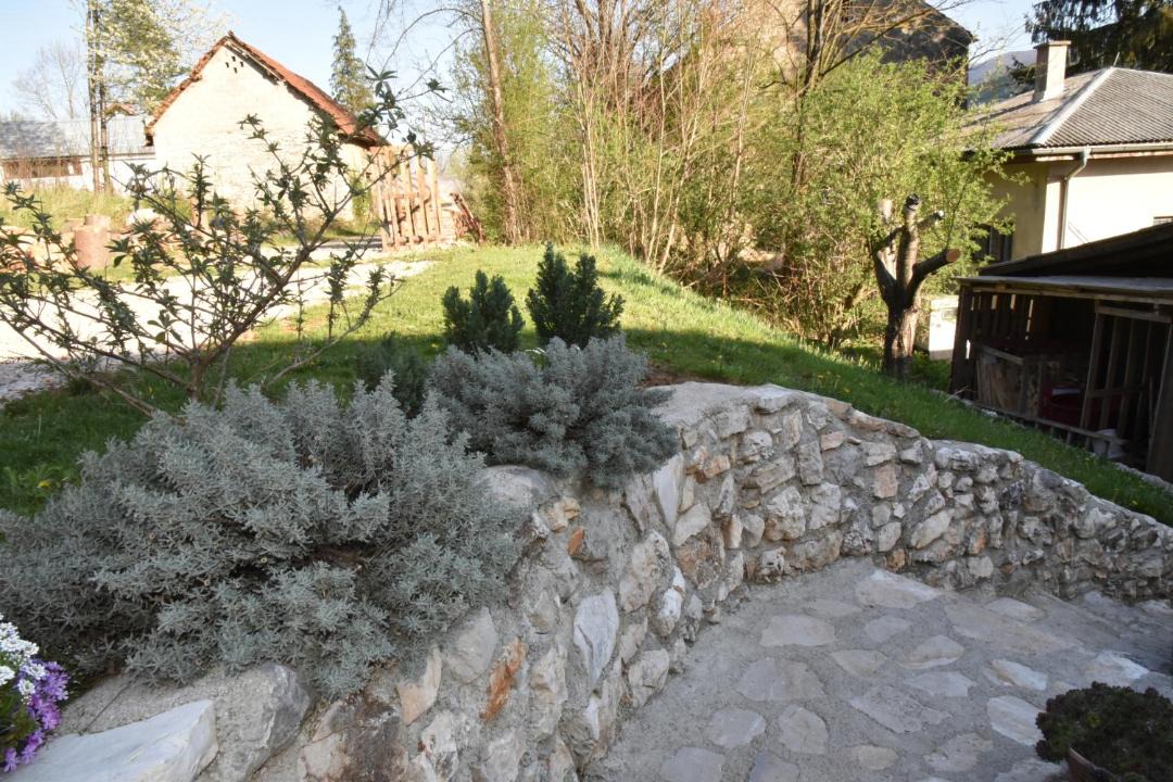 Photo of Others in Seliste