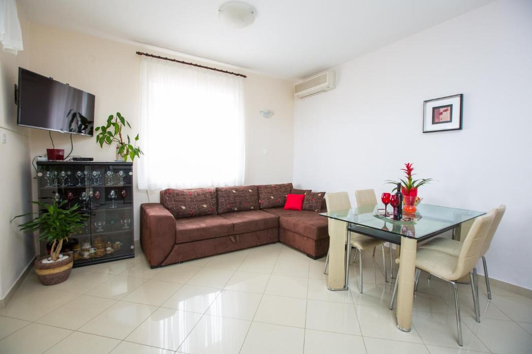 Photo of Others in Brsecine