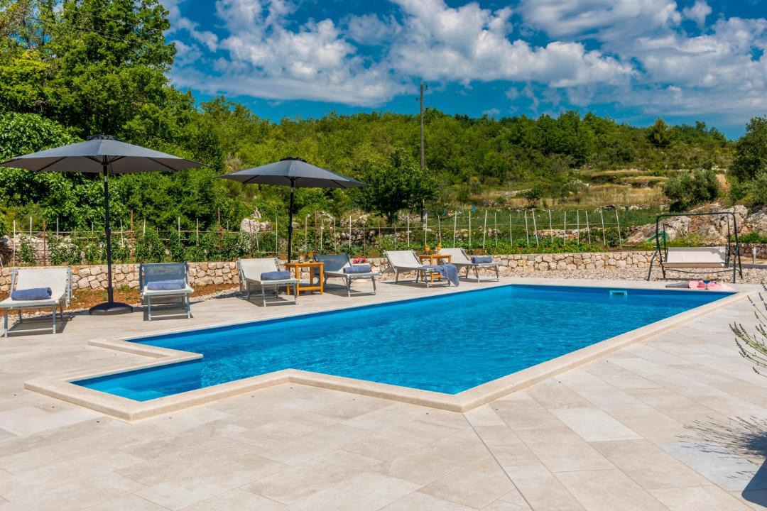 Photo of Others in Orasac