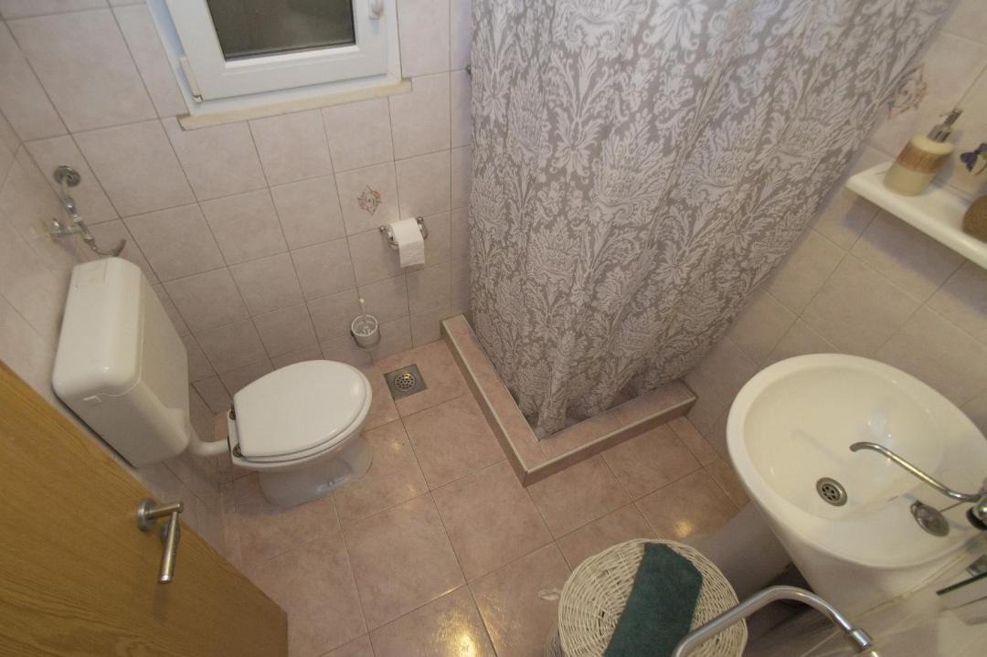 Photo of Bathroom in Potirna
