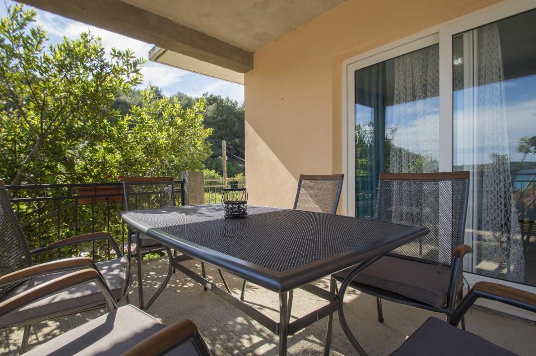Photo of Patio Balcony in Potirna