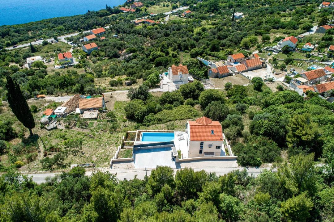 Photo of Others in Brsecine