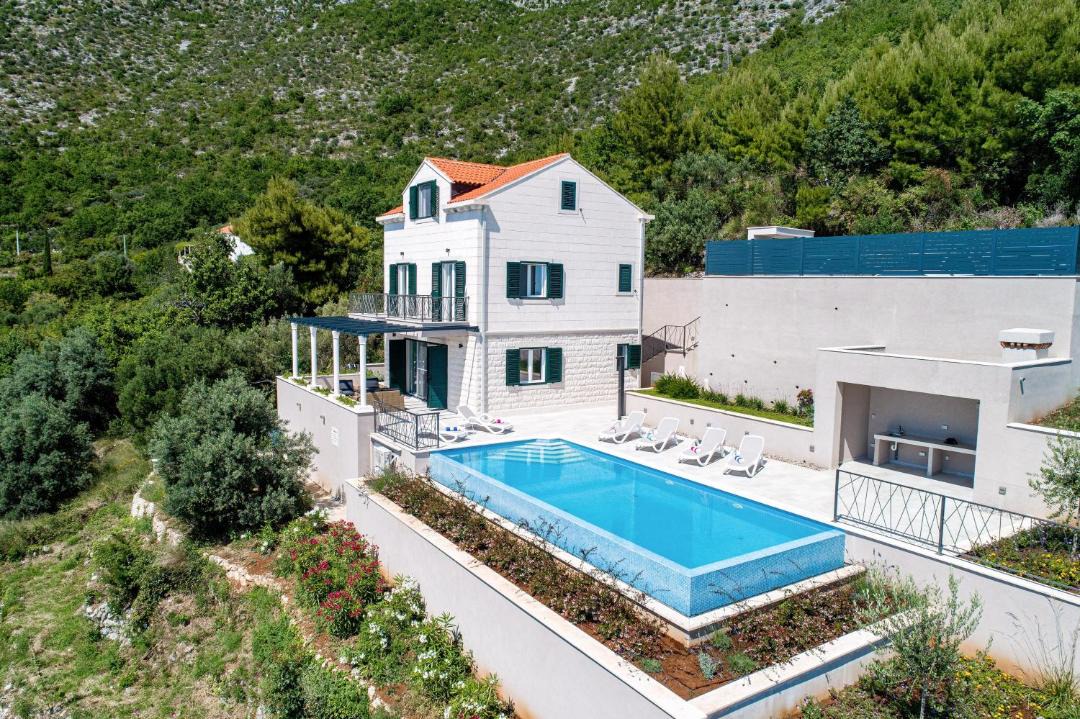 Photo of Others in Brsecine