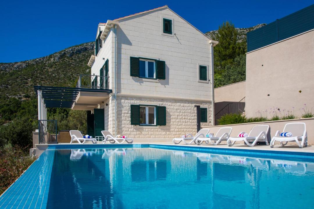 Photo of Others in Brsecine