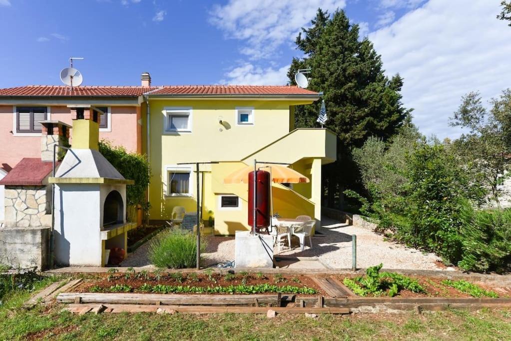 Photo of Buildings in Muline