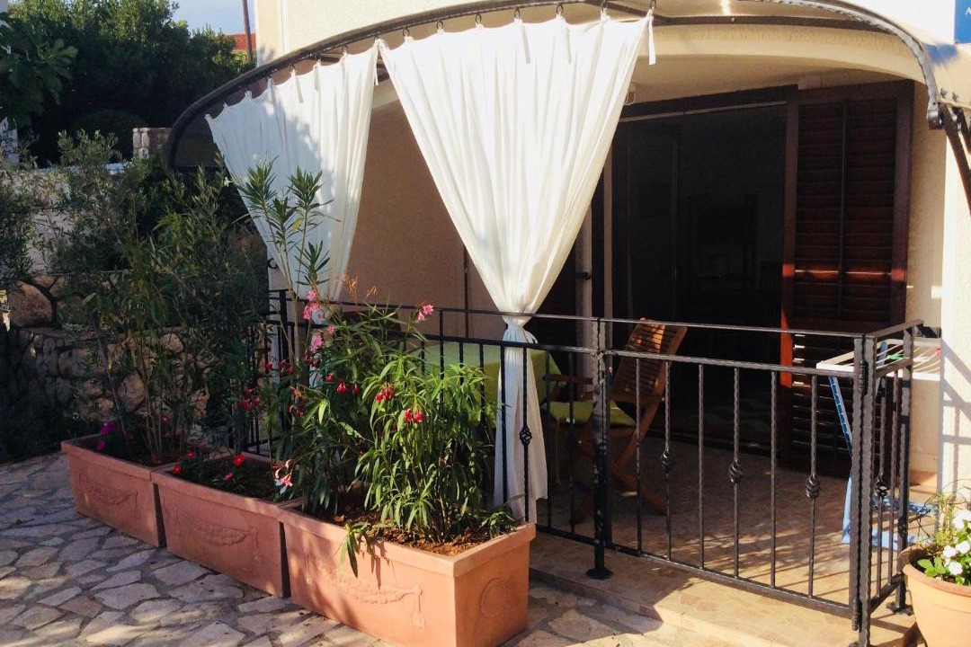 Photo of Patio Balcony in Barbat na Rabu