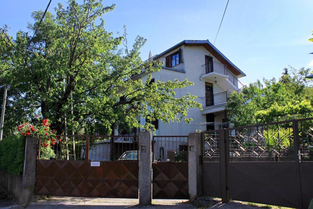 Photo of Buildings in Opric