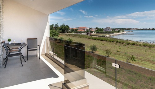 Family Villa, 3 Bedrooms, Terrace, Beachside