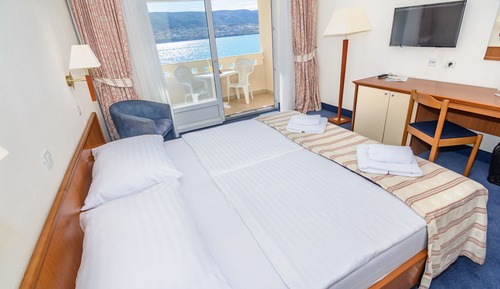 Superior double room, extra bed, sea view, balcony