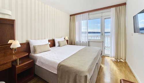 Standard double room with sea view balcony