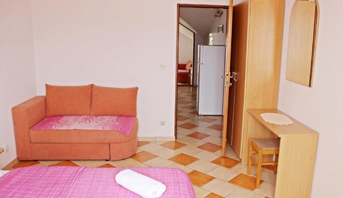 Apartment (Apartment 12)