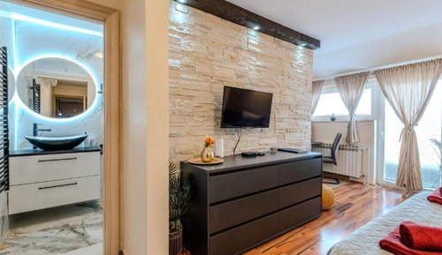 Studio (Studio Apartment with Balcony)