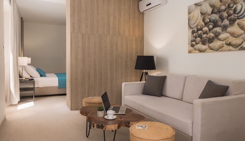 Deluxe Suite with Sea View Balcony
