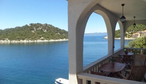 One-Bedroom Apartment with Terrace and Sea View