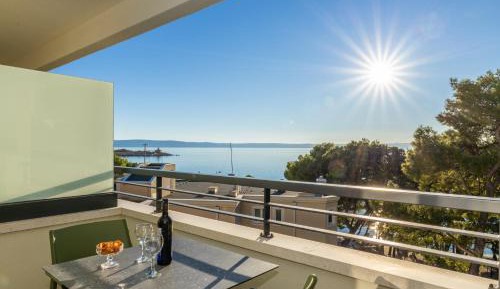 Two-Bedroom Apartment with Balcony and Sea View