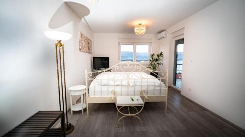 Double Room with Balcony and Sea View