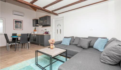 Three-Bedroom Vacation Home 