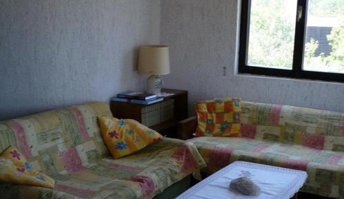 One-Bedroom Apartment with Terrace