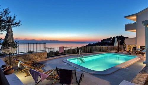 Three Bedroom Villa with Pool