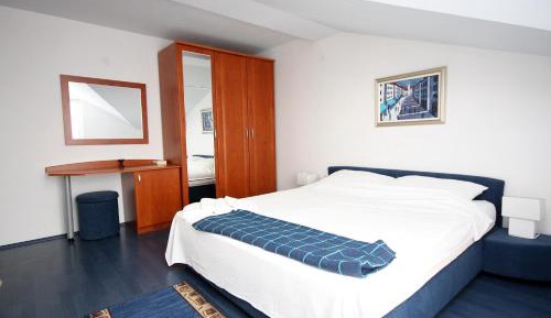 One-Bedroom Apartment with Balcony and Sea View