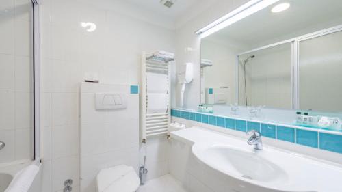 Limited Offer - Double/Twin Room with Balcony and Sea View - Half Board Included