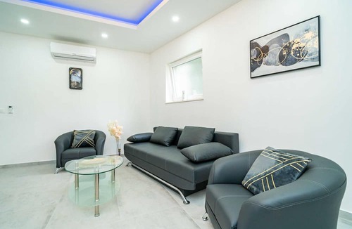 Molunat House | Hidden Gem Apartment