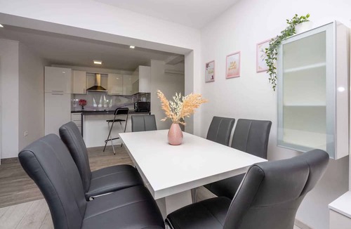 Dramalj Apartment | Holiday apartment with air conditioning and terrace with garden furniture