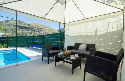 Srinjine Villa | Amazing Home in Zrnovnica With Outdoor Swimming Pool, Wifi and 3 Bedrooms