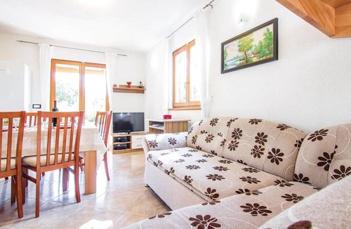 Laginji House | House Valmonida