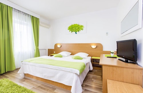 Brodarica House | Pansion Zlatna Ribica